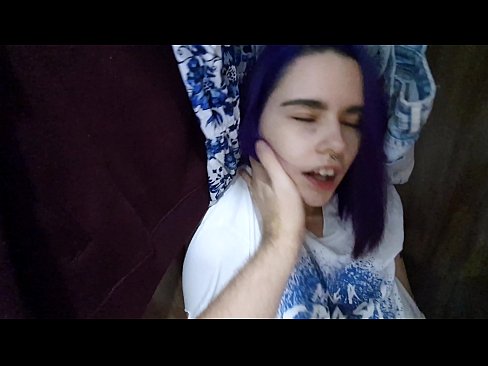❤️ Nire ahizpa armairuan aurkitu eta lagundu zion esperma ❤ Porno %eu.91sexy.topan ❌